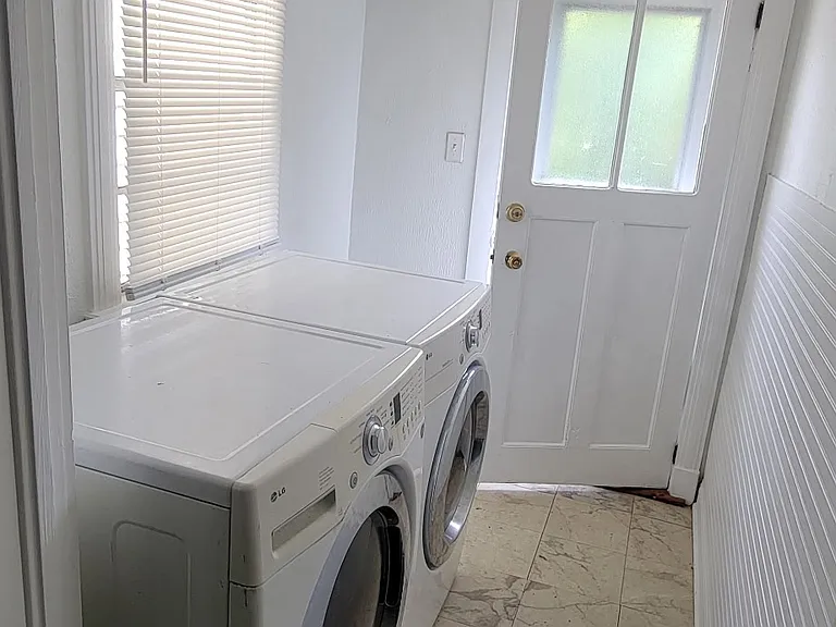 535 Maple Ave — Photo 10