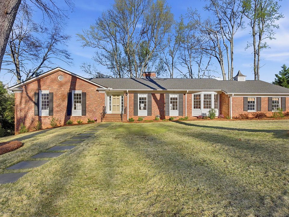 1st image of 6 Broadmoor Dr