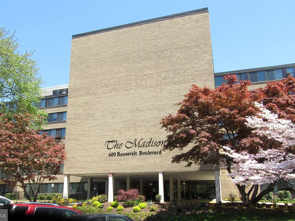 1st image of 600 Roosevelt Blvd APT 216