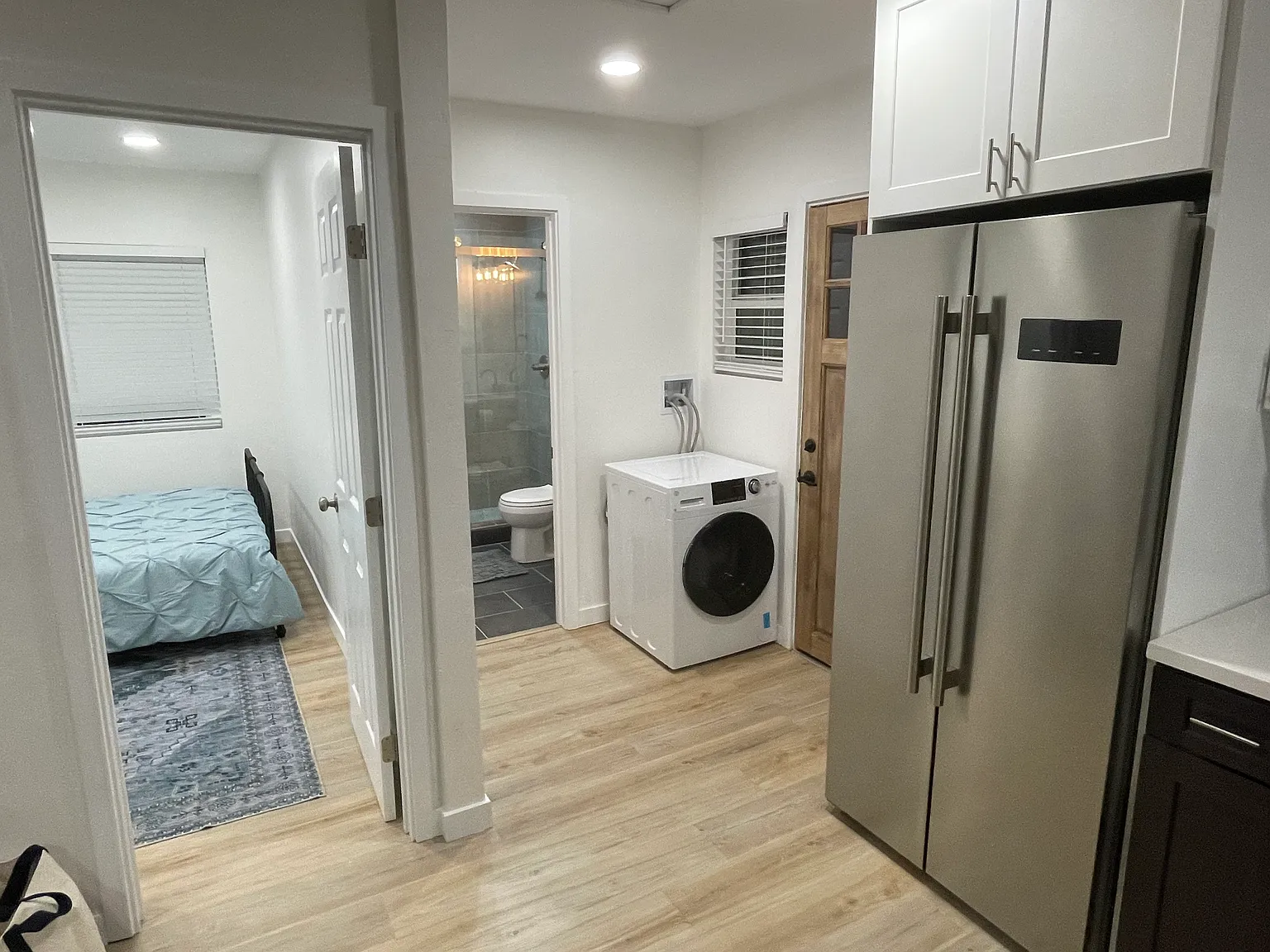 2 bed, 700 sqft, $3,300 — Photo 3
