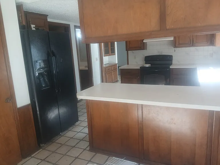 1145 Robin Hood Ln — Photo 13
