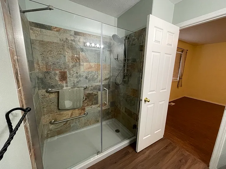 Main bedroom ensuite shower
