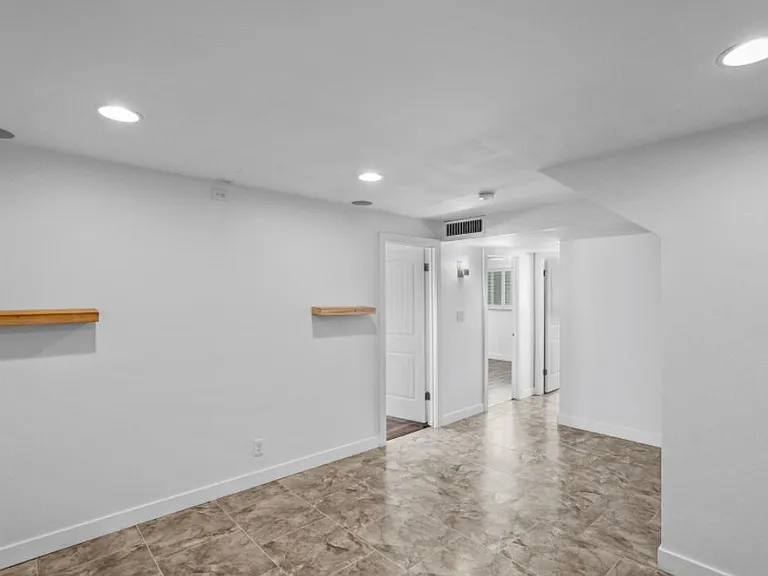 8613 E Valley Vista Dr — Photo 15