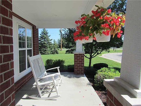 3rd image of 15552 Crofton Pl