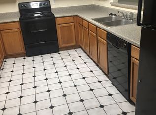 528 Collinsford Rd, Tallahassee, FL 32301