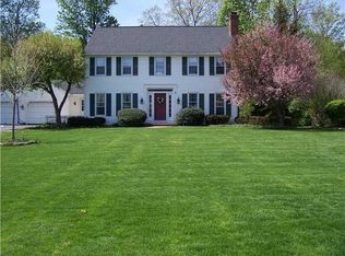 30 Le Pere Dr, Pittsford, NY 14534