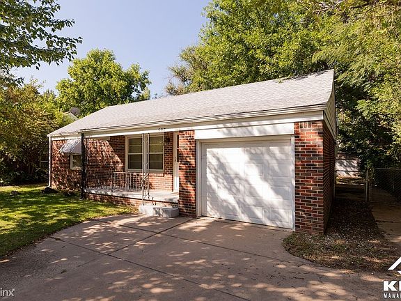 01 Exterior, Front, Angle 1