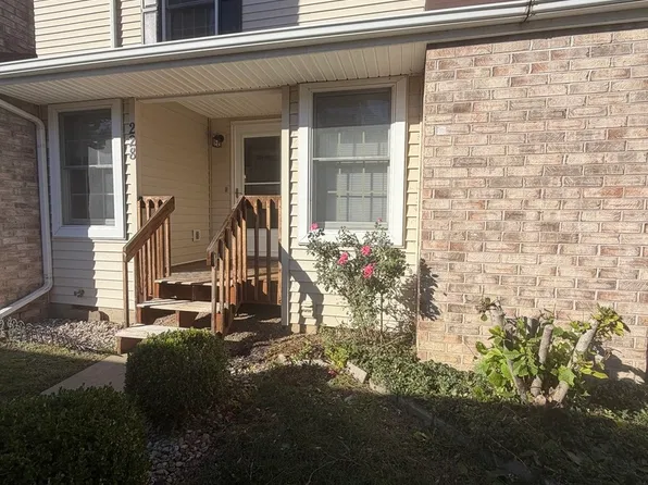 903 N Linden St APT 228, Normal, IL 61761