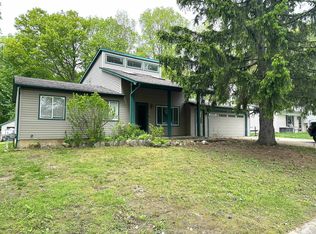 4109 Nelsey Rd, Waterford, MI 48329
