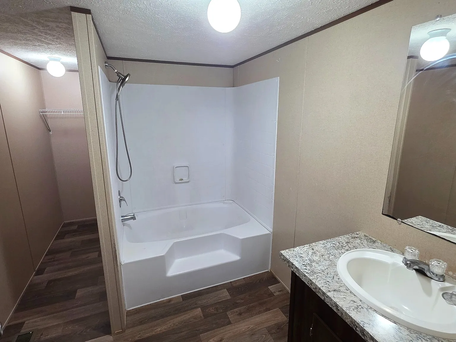 253 Gibbs Rd — Photo 4