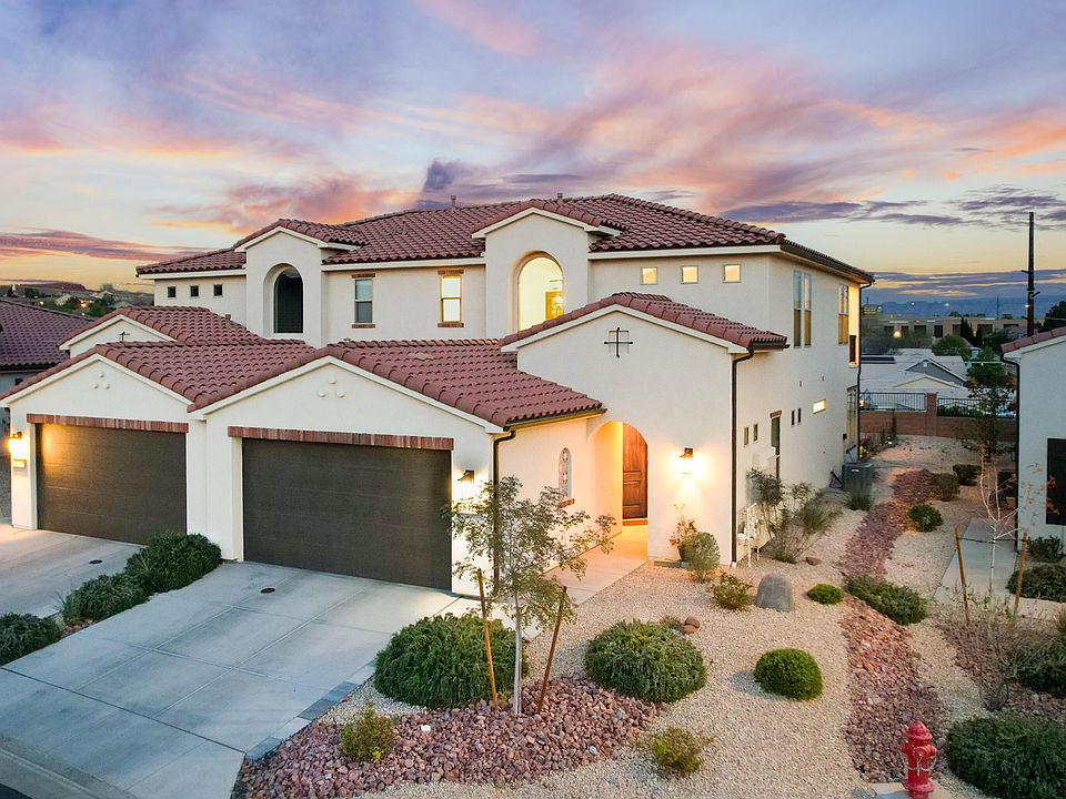 1st image of 812 N Via Modelo Cir