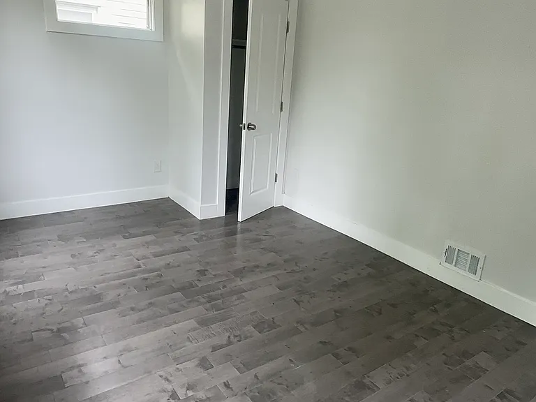 21 Oak St #1 — Photo 3