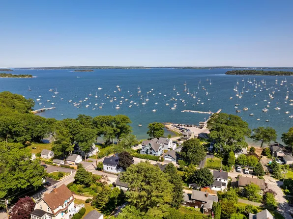 27 Town Landing Road, Falmouth, ME 04105