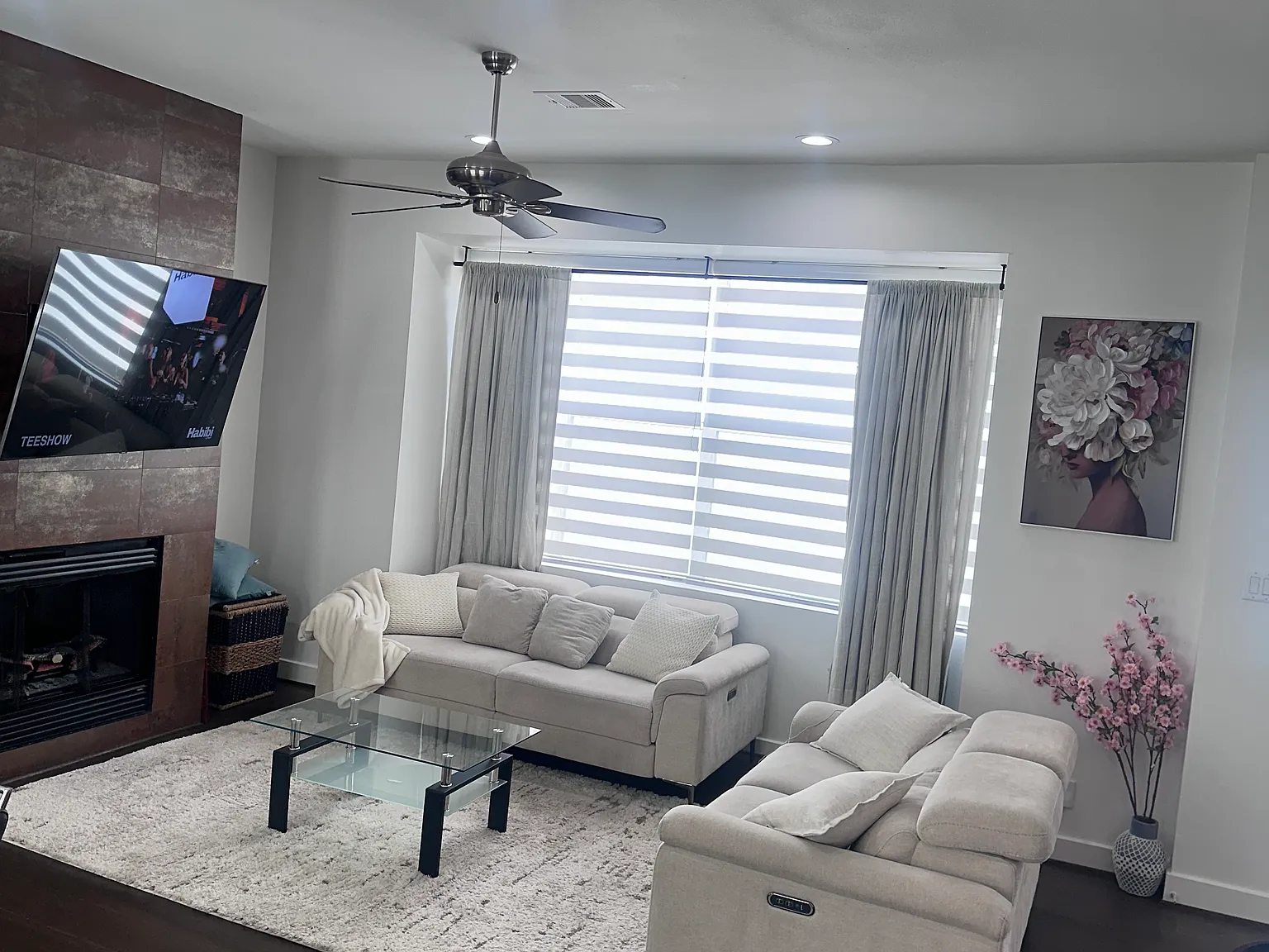 3 bed, 2006 sqft, $3,200 — Photo 2