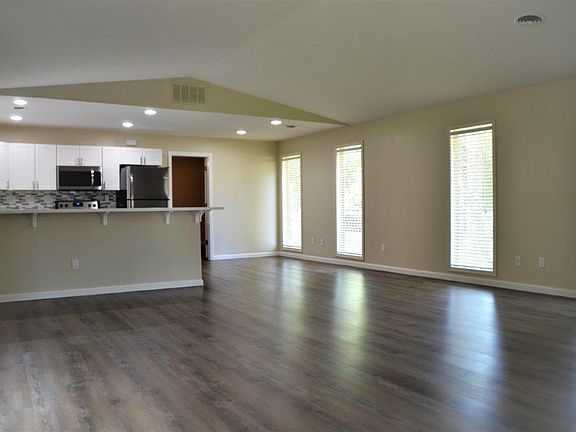 5th image of 1514 W Scott Cir
