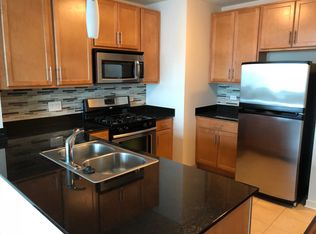 554 W Kinzie St #E1111, Chicago, IL 60654