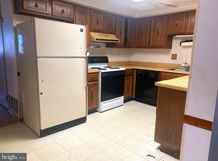 33 Hamilton St, Logan Township, NJ 08085