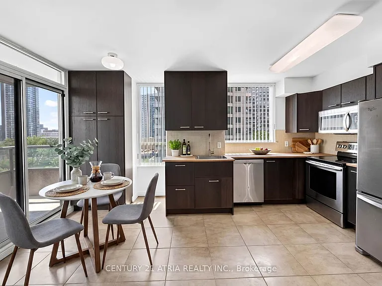 23 Hollywood Ave #808 — Photo 24