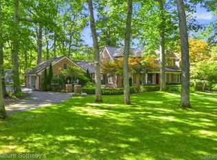325 Lowell Ct, Bloomfield Hills, MI 48304
