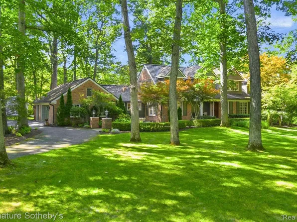 325 Lowell Ct, Bloomfield Hills, MI 48304