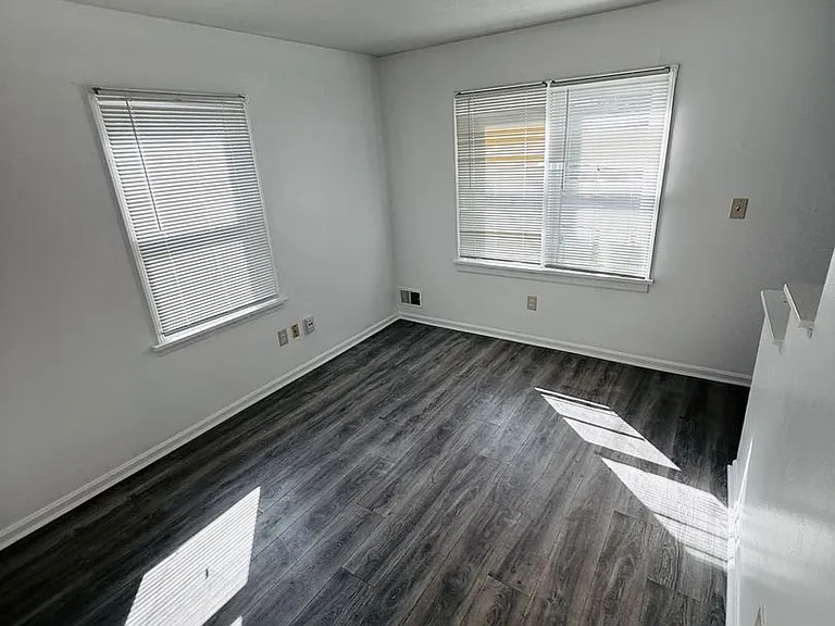 184 Mills Dr — Photo 6