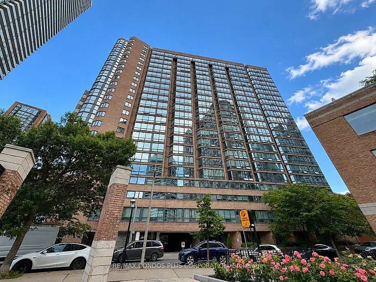 1055 Bay St #508 — Photo 1