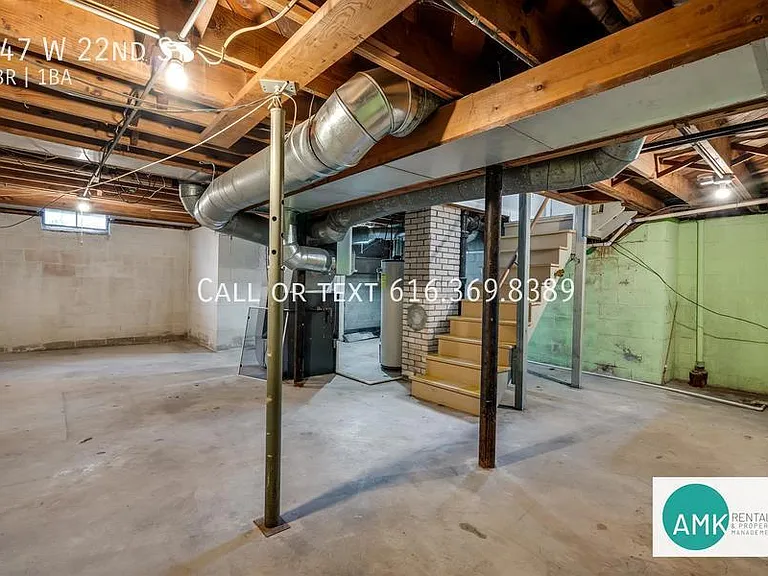 247 W 22nd St — Photo 9