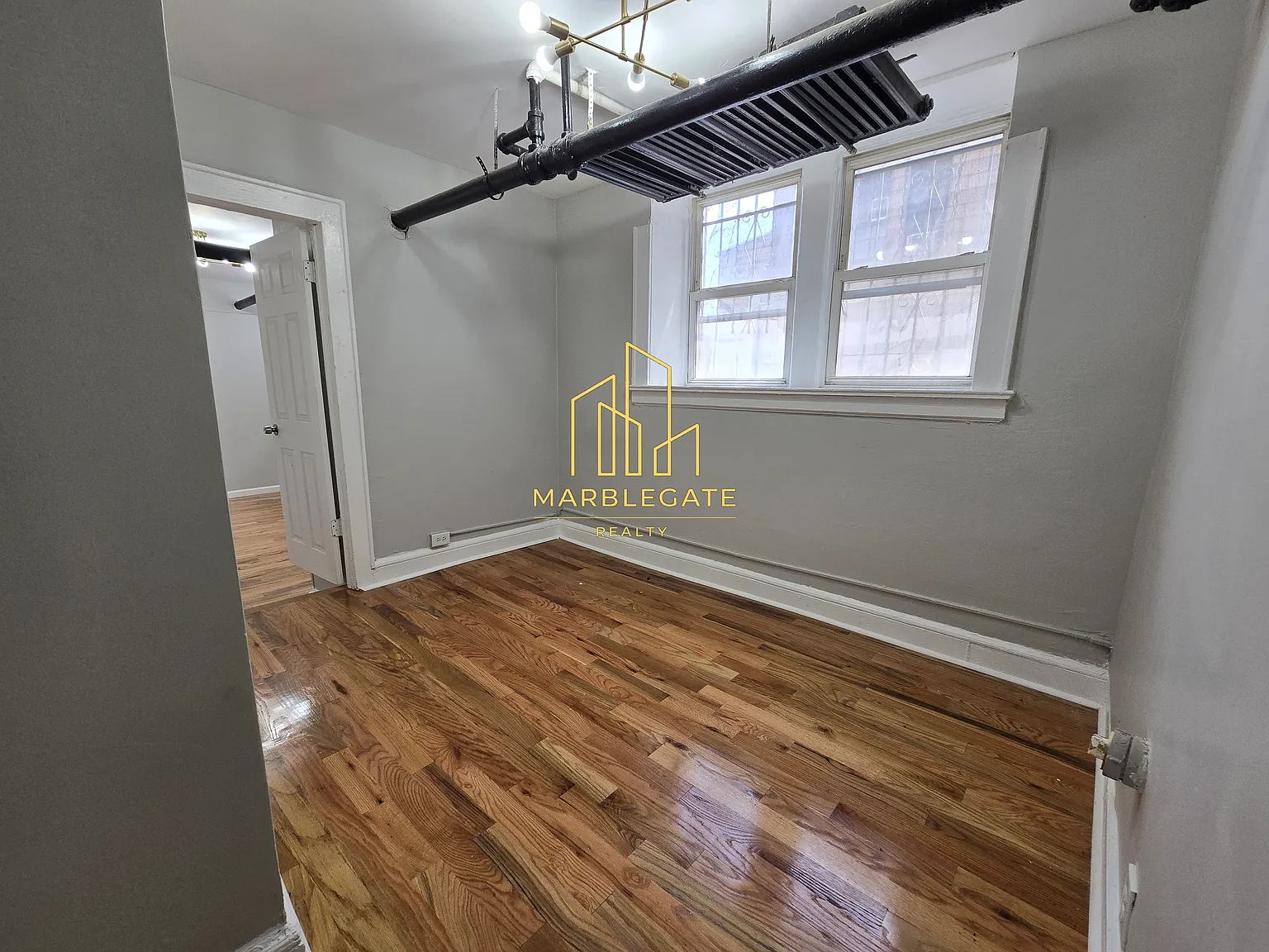 2 bed, 850 sqft, $1,699 — Photo 3