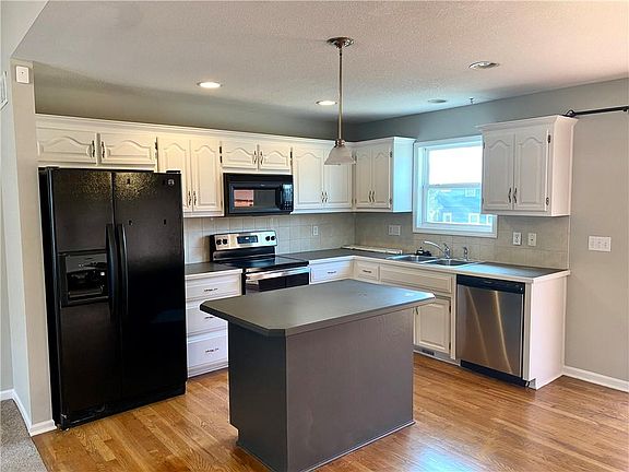 4th image of 6211 NE 120th St