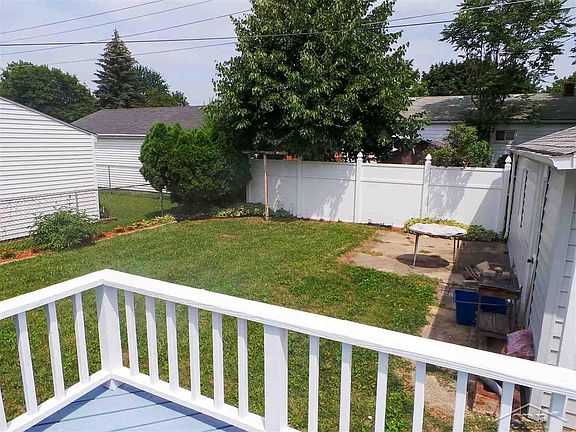 5th image of 3805 Whittier Ave