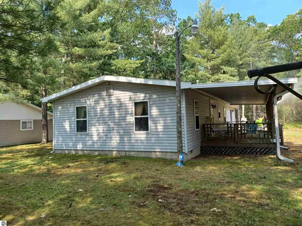 2588 Greenwood Dr, National City, MI 48748