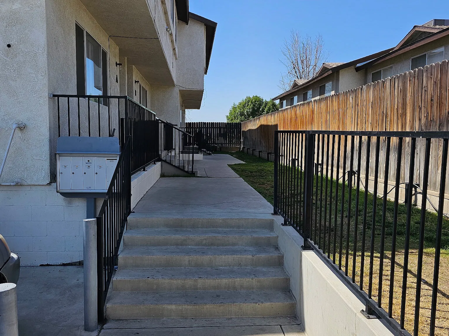 3 bed, 2.5 bath, 1211 sqft, $1,600 — Photo 2