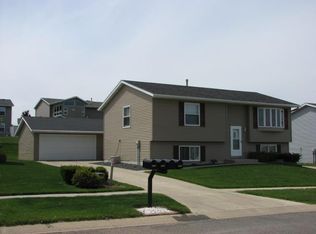 4860 Valley Dr NW, Rochester, MN 55901