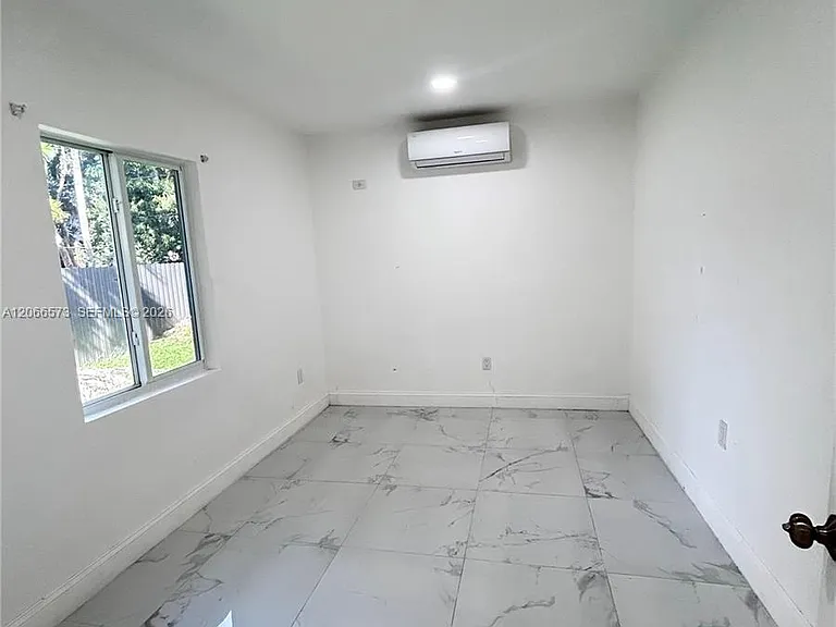 1543 NE 144th St #1 — Photo 15
