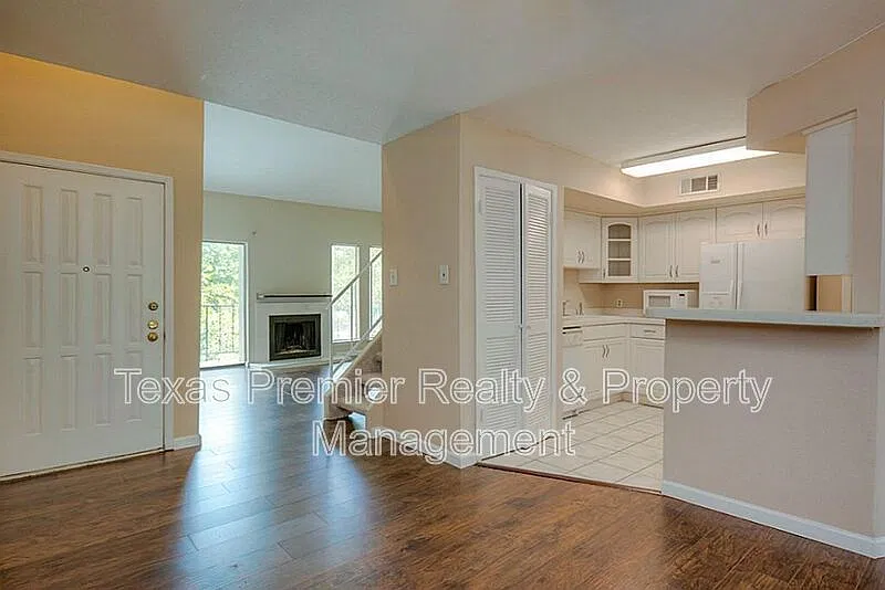 20 bed, 2.0 bath, 1068 sqft, $1,400 — Photo 3