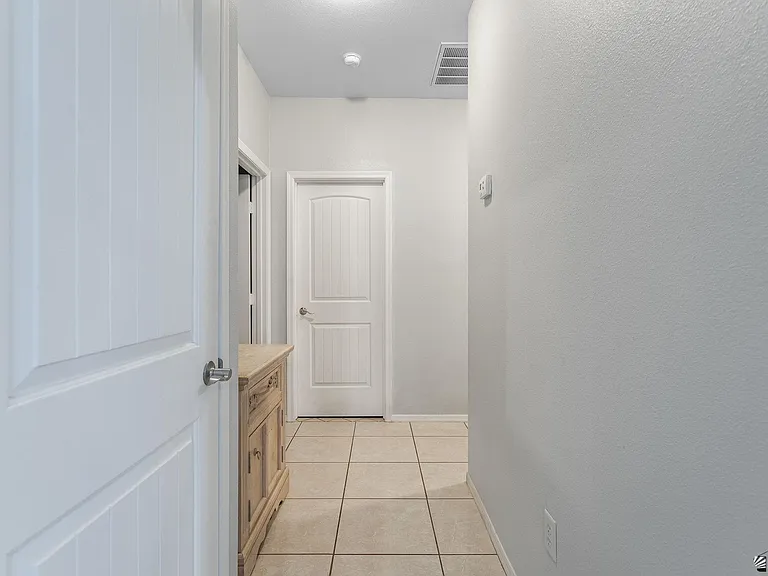 1533 E D St — Photo 7