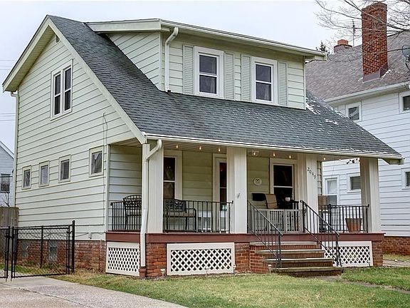 2nd image of 2049 Wascana Ave