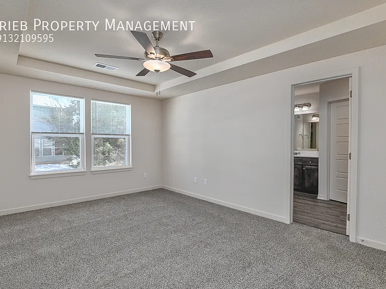 10328 Farrow Ave #6 — Photo 18