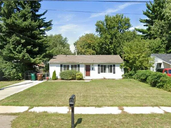 834 W Willoughby Rd, Lansing, MI 48911