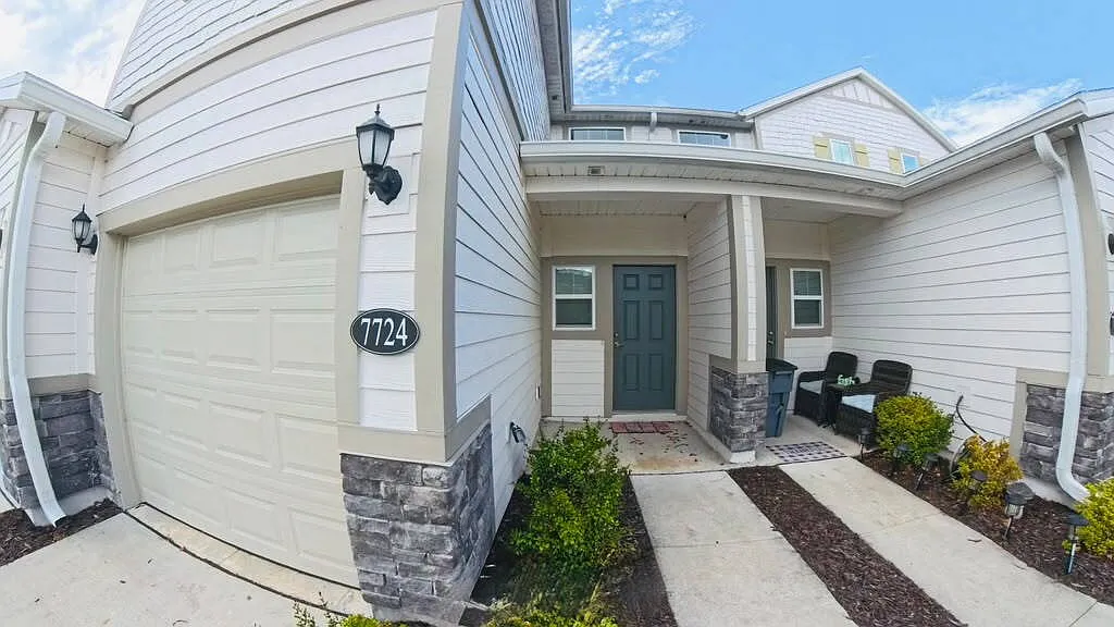 3 bed, 2.0 bath, $1,675 — Photo 1