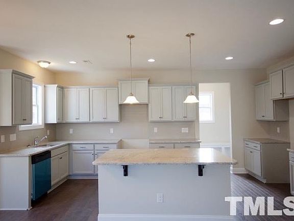 5th image of 106 Hawkesburg Dr #51