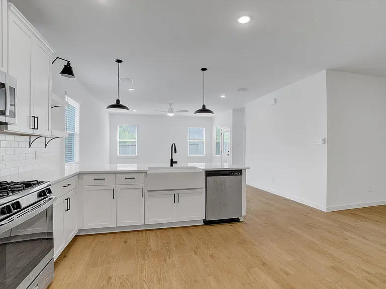 8438 Bay Ridge Cir — Photo 8
