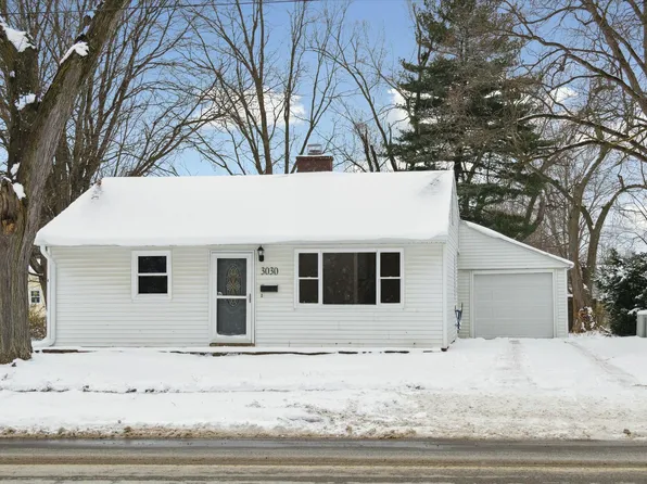 3030 Emerald Dr, Kalamazoo, MI 49001