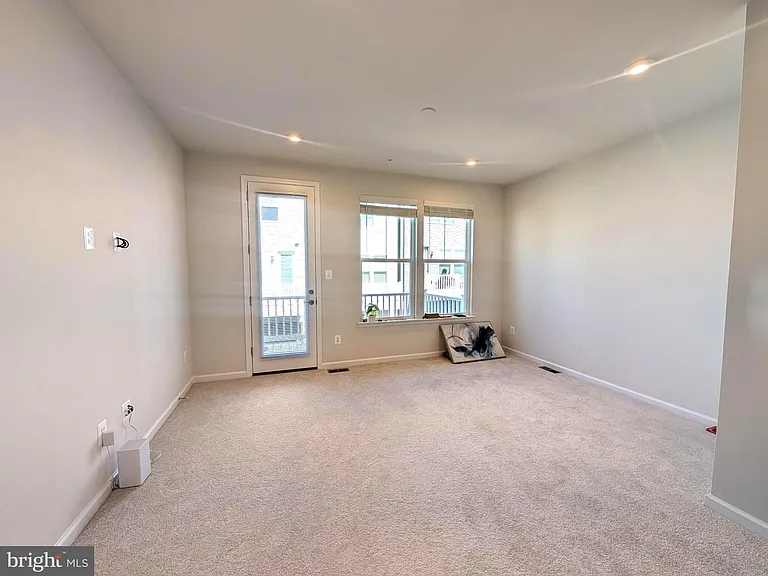 3413 Whippitt Way — Photo 4