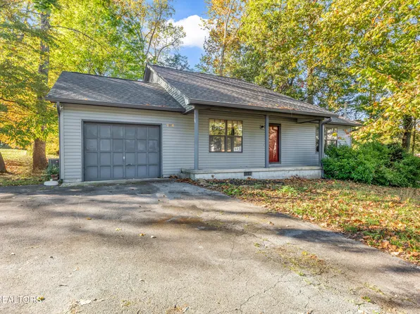 704 Ike Ln, Knoxville, TN 37918