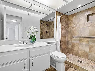 26571 Lucinda — Photo 25