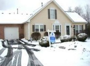 1305 Greystone Dr, Coraopolis, PA