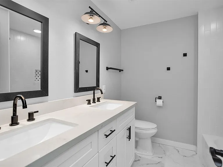 101 April Point Pl — Photo 14