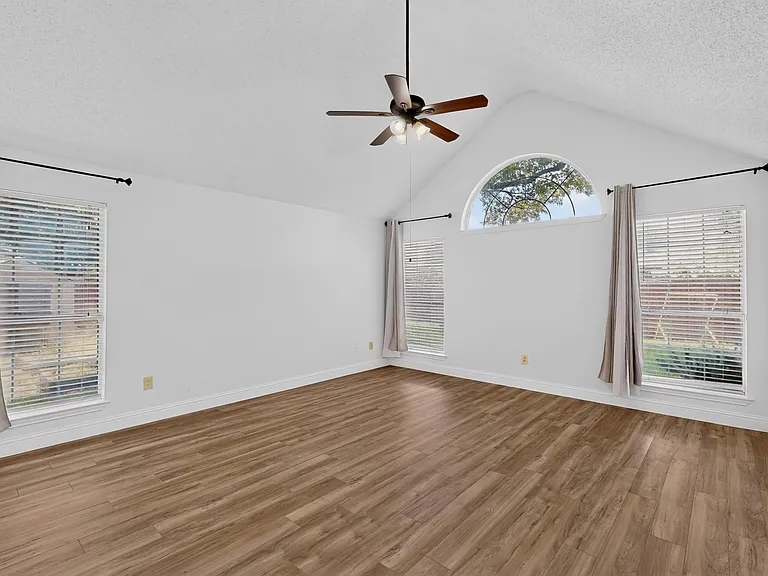 743 Pulitzer Ln — Photo 12
