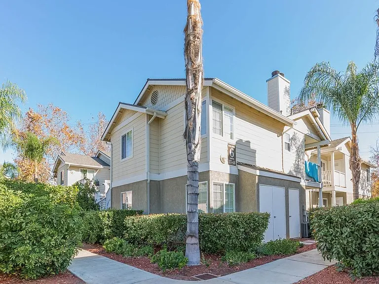Citrus Court Apartments — Photo 25
